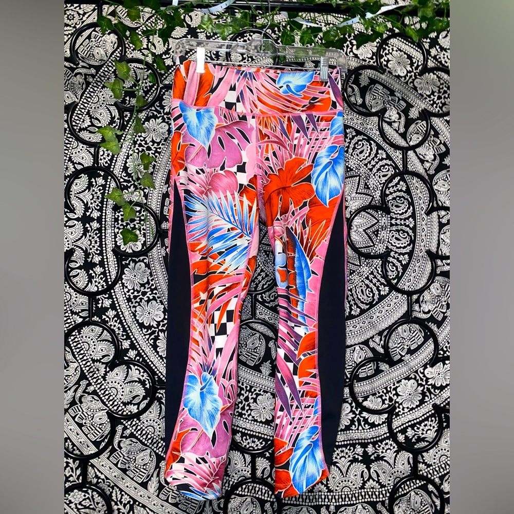 Floral Nike Dri-Fit women’s high waisted leggings